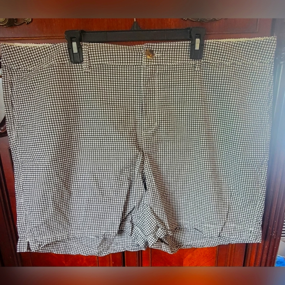 Old Navy Women's High Rise Black and White Gingham Everyday Shorts size 22